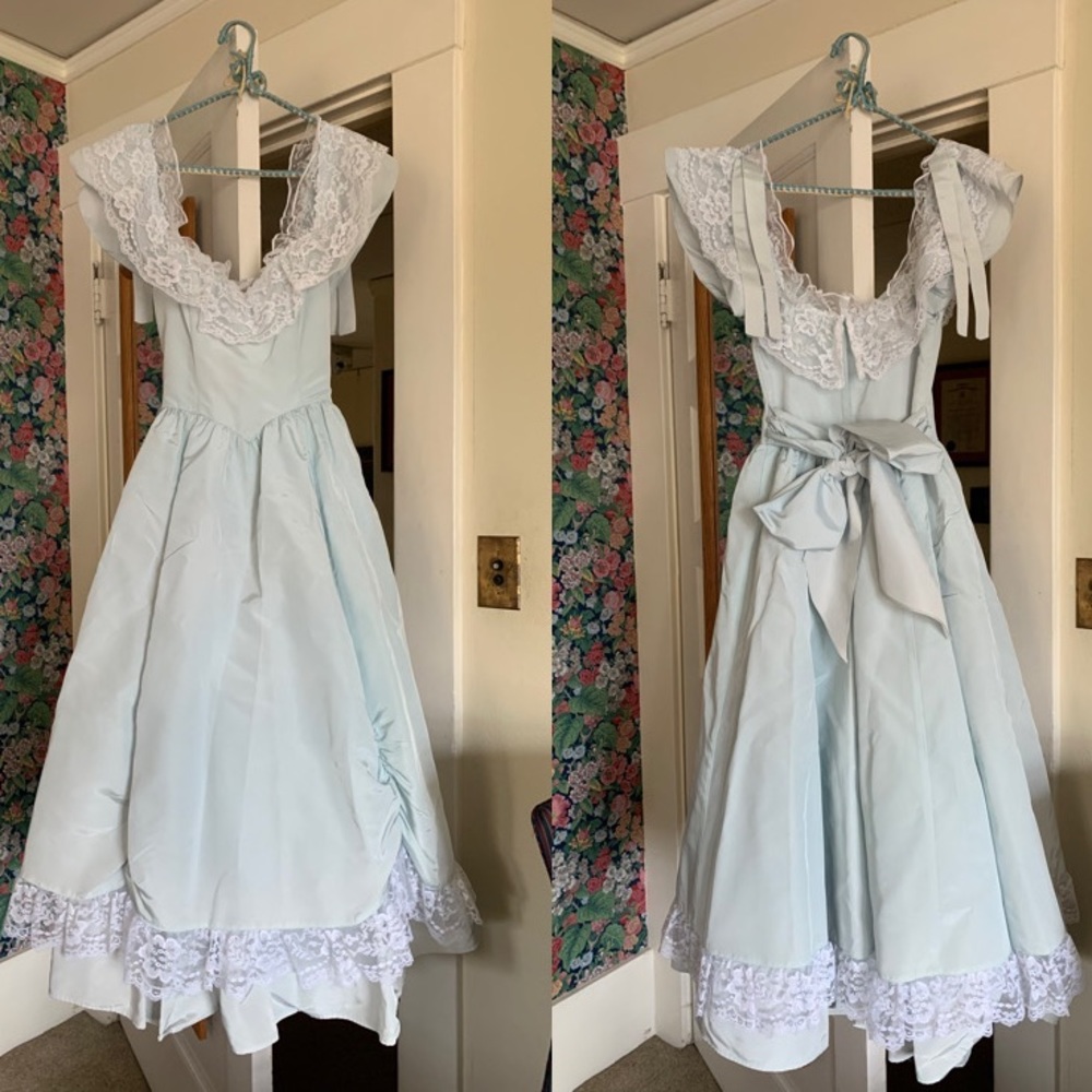 gunne sax by jessica mcclintock. baby blue gunnies dress.